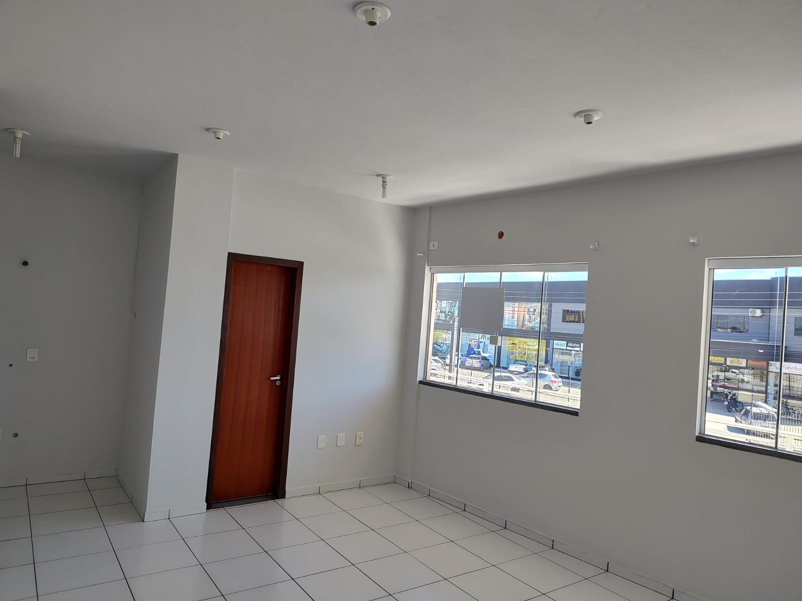 Foto 1 de Sala Comercial 07 para Alugar em Tijucas – 24m² – Ótima Localização
